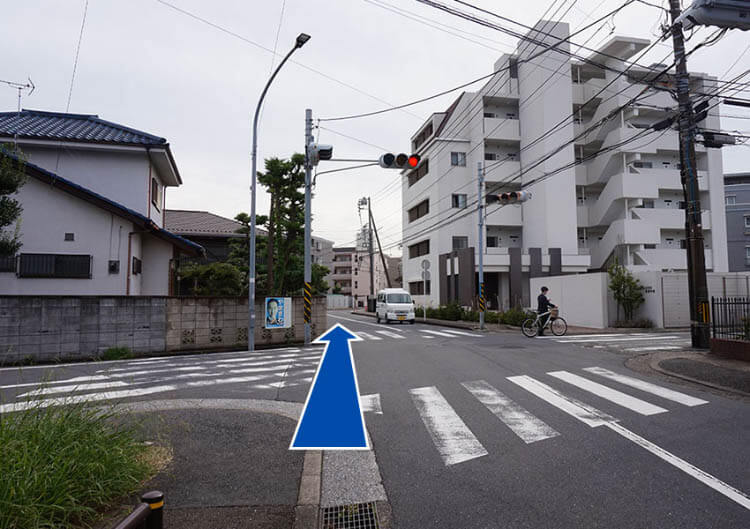 3つ目の信号も直進します