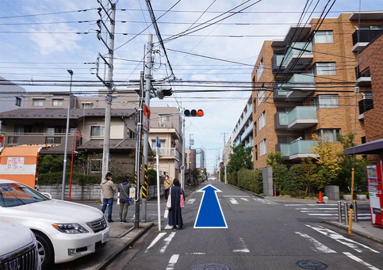 信号を直進します