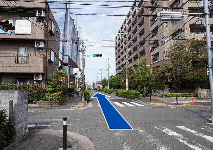 2つ目の信号も直進します